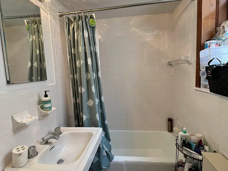 38 W 69th St #2C — Photo 9