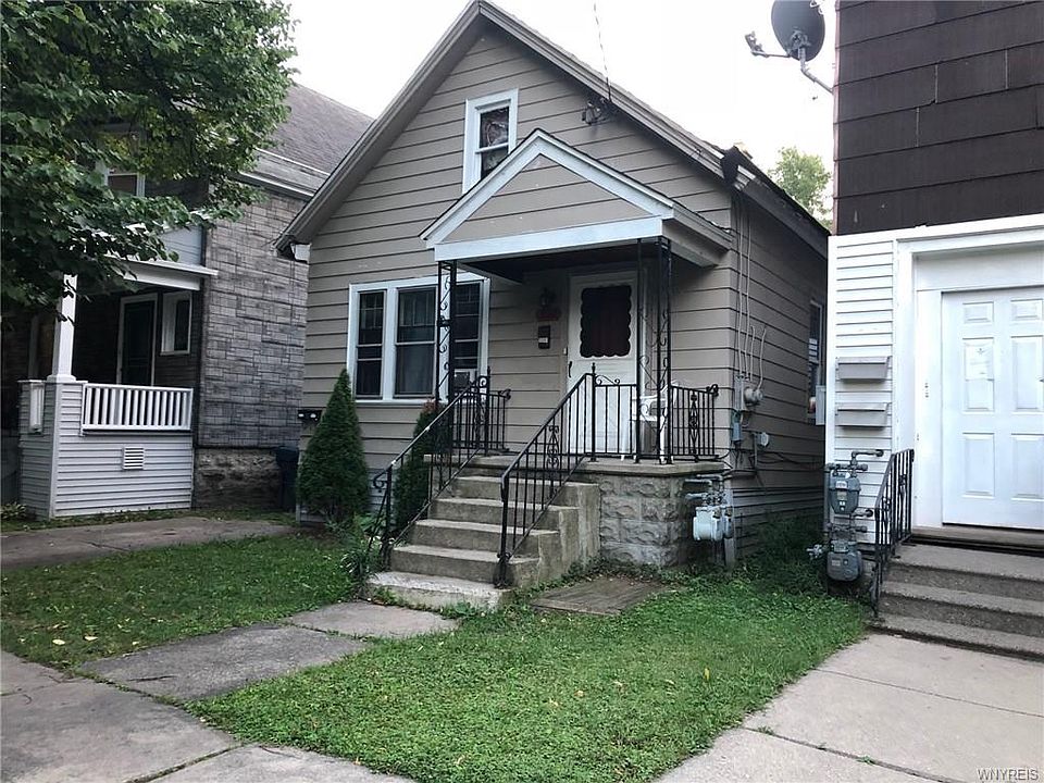 2nd image of 222 Gold St