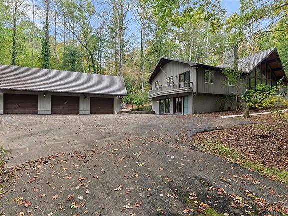 4th image of 717 Greenhill Rd