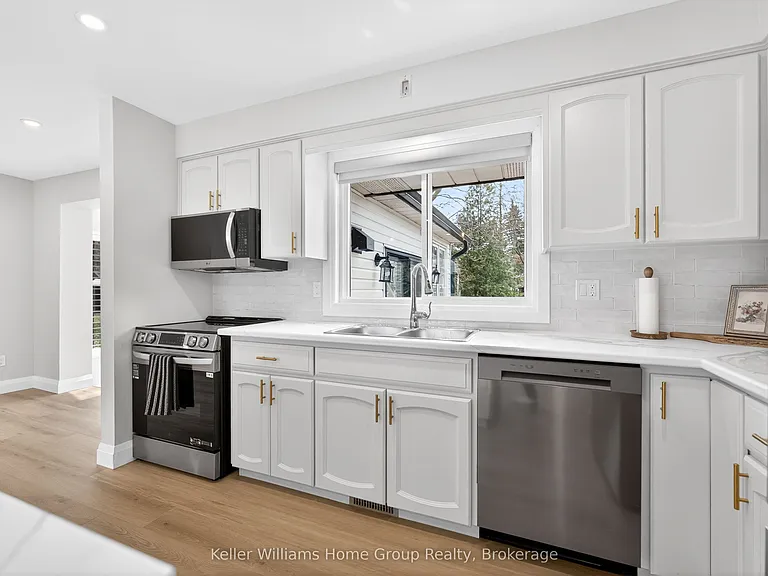 535 Elgin St — Photo 19