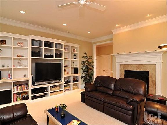 5th image of 8720 Sedgley Dr