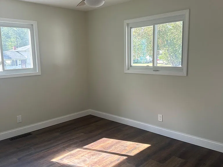 3452 Farley Dr — Photo 7