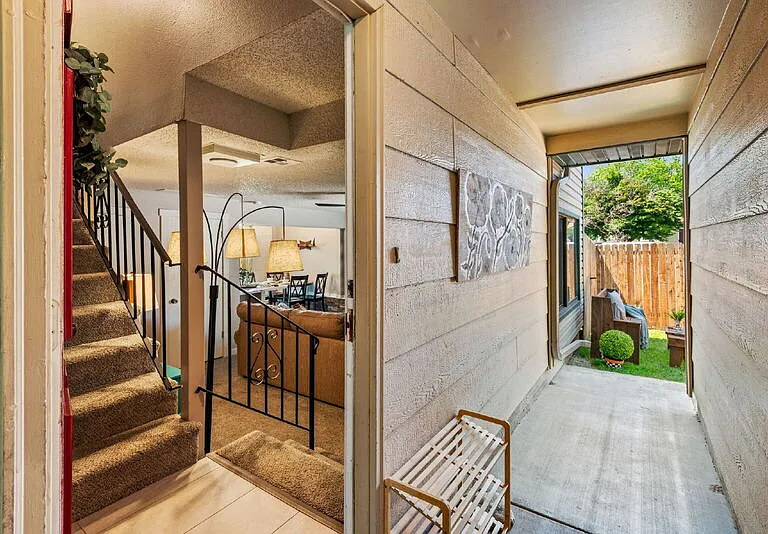 4327 W Grover St — Photo 7