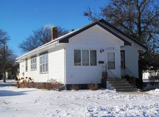 1118 S Main St, Redfield, SD 57469