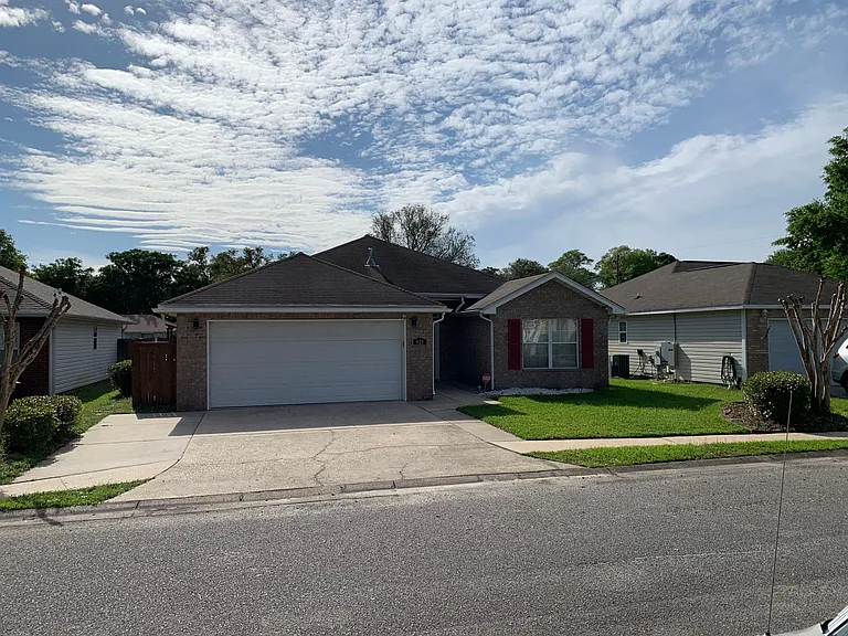921 Scenic Oak Ln — Photo 2