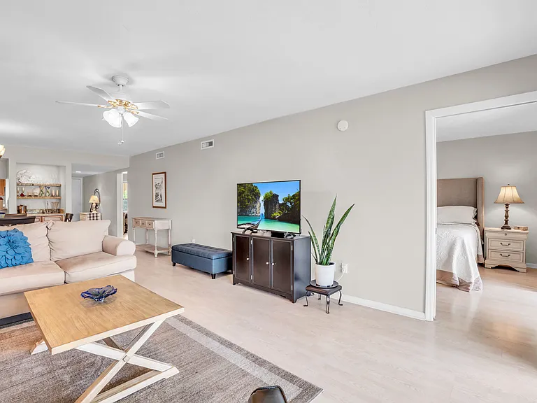 4640 Chantelle Dr #1 — Photo 7