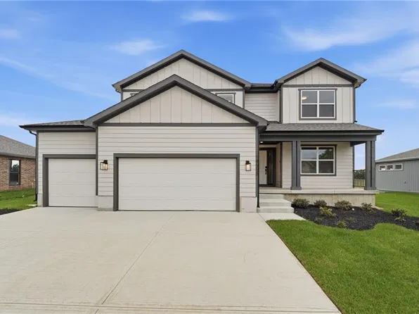 18555 W 195th St, Spring Hill, KS 66083