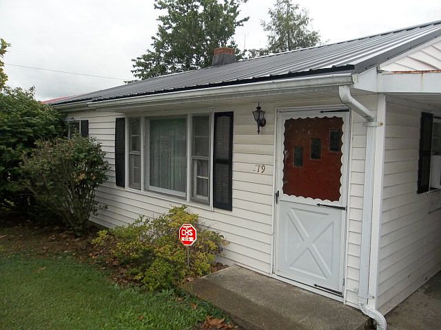 1st image of 19 Russell St