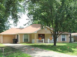 1303 Garner Ln, Longview, TX 75605