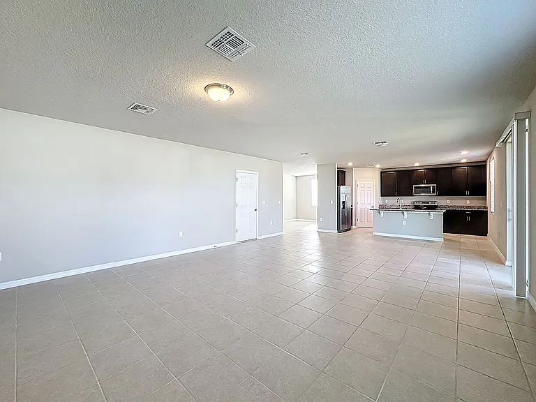 5251 Meredrew Ln — Photo 12
