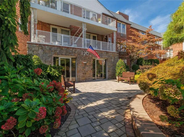 120 Morris Avenue #C2, Rockville Centre, NY 11570