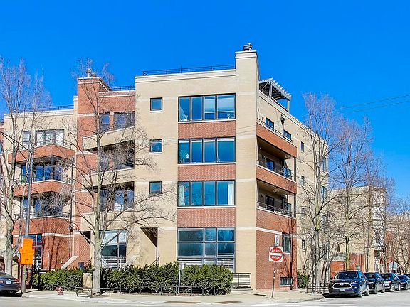 3rd image of 1500 W Grand Ave APT 4W