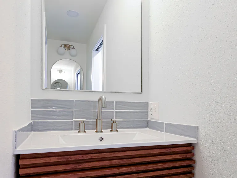 126 Brooklyn Cir — Photo 22