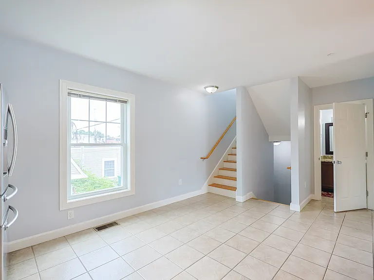 7 W Church St #4 — Photo 8