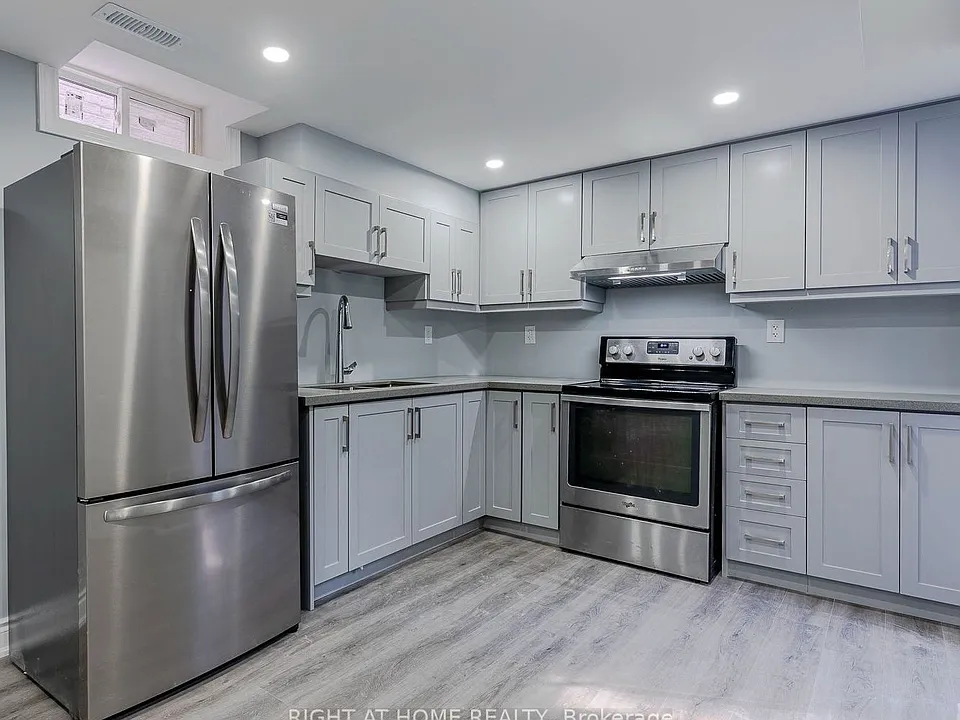 99 Purcell Cres #B