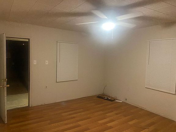 3rd image of 1405 NW Lawton Ave