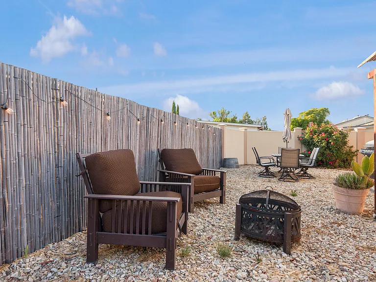 Sierra Ln — Photo 26
