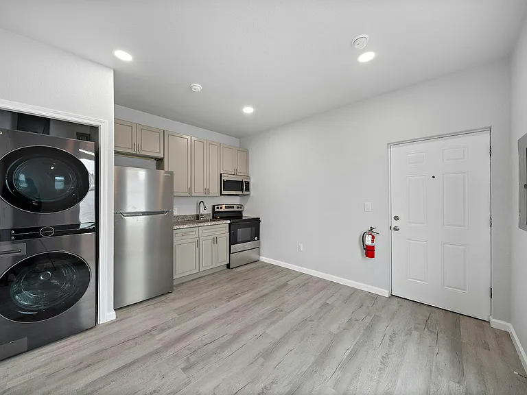 2815 Church St #G — Photo 3