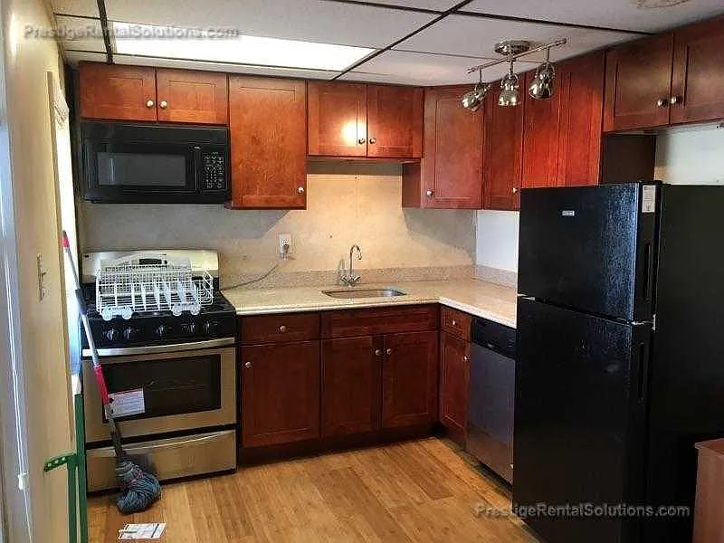 Studio, $2,350 — Photo 2