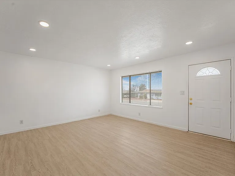 11629 Madison St — Photo 6