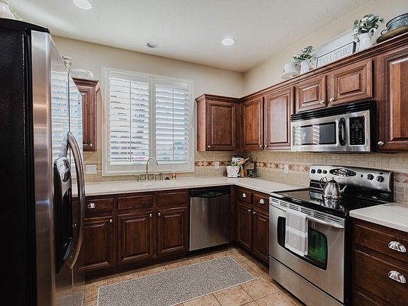 5th image of 845 N Cottonwood Wash Dr