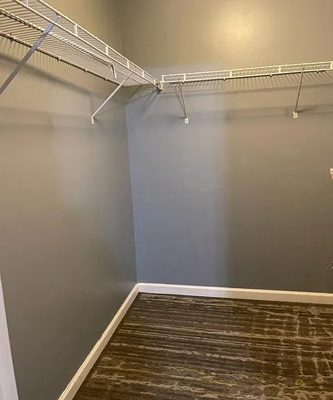 729 Spring Valley Dr — Photo 19
