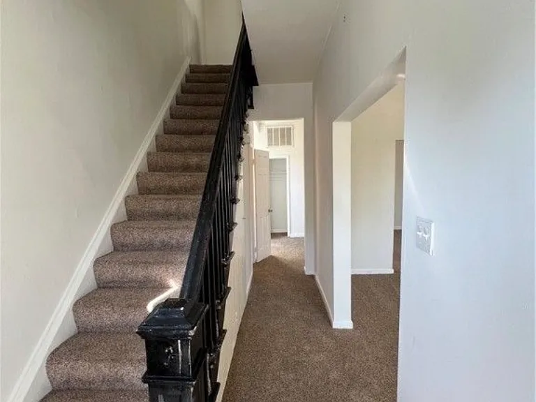 3010 Woodcliff Ave — Photo 3