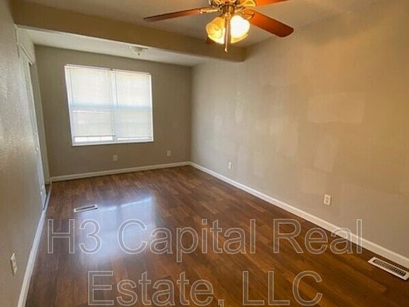 3rd image of 2542 Jerden Ave