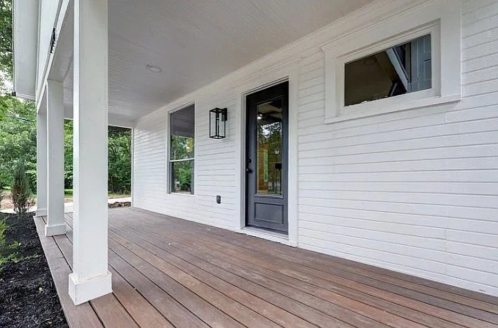 5 bed, 2.5 bath, 3400 sqft, $5,000 — Photo 3
