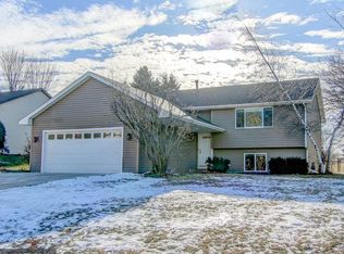 716 N Hay Lake Rd, Eagan, MN 55123