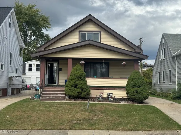9011 Park Heights Ave, Garfield Heights, OH 44125