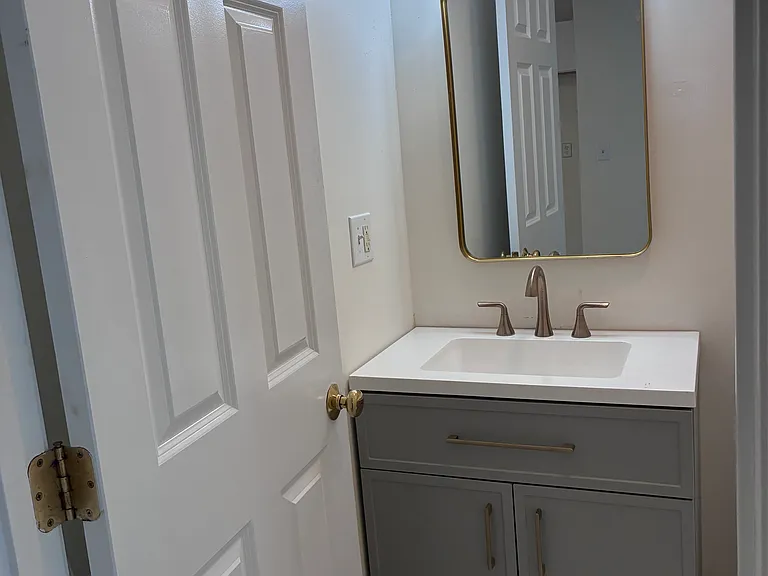 150 Stonefield Dr #3 — Photo 2