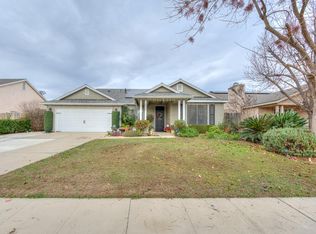 2728 Holt Ave, Sanger, CA 93657