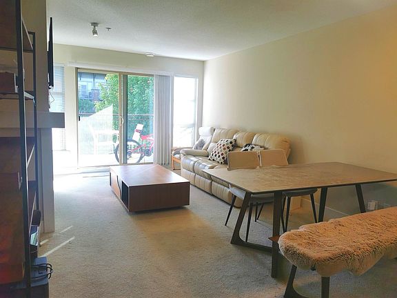 3rd image of 2388 Western Pkwy #318
