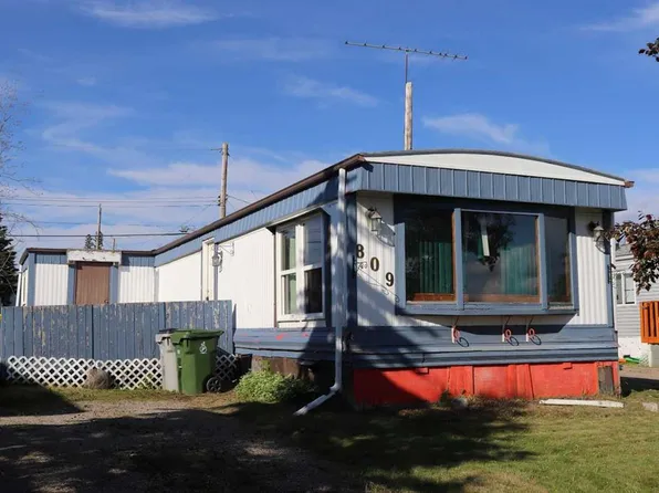 809 W 52nd St, Edson, AB T7E 1K4