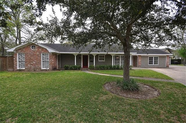 Front yard 