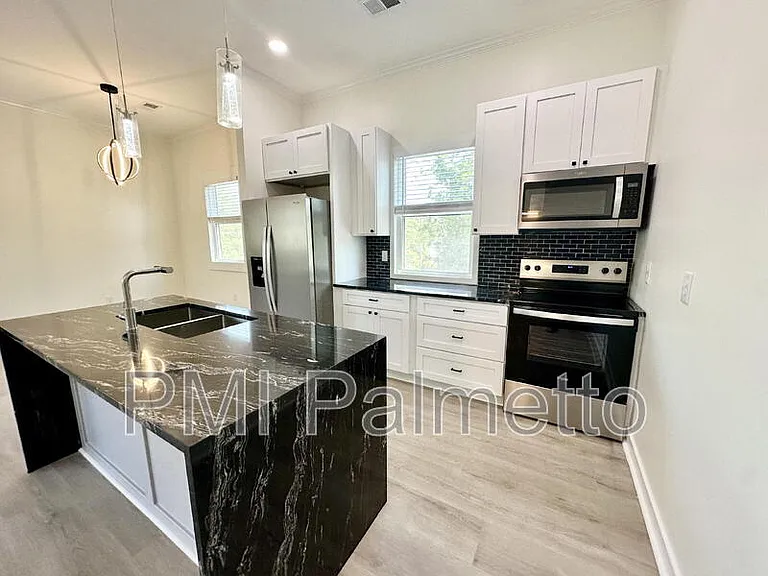 1121 Zeigler St #B — Photo 9
