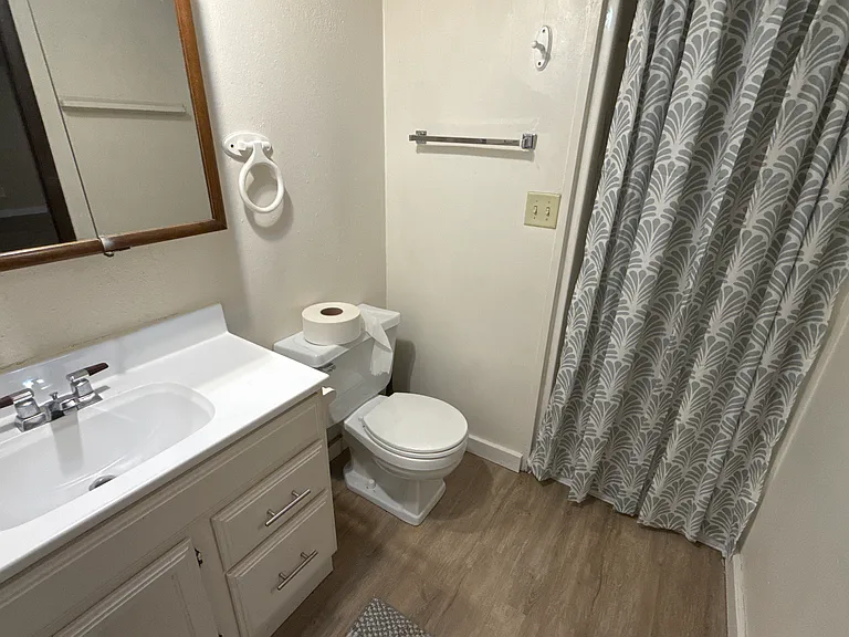 1041 SE 190th Ave #B — Photo 4