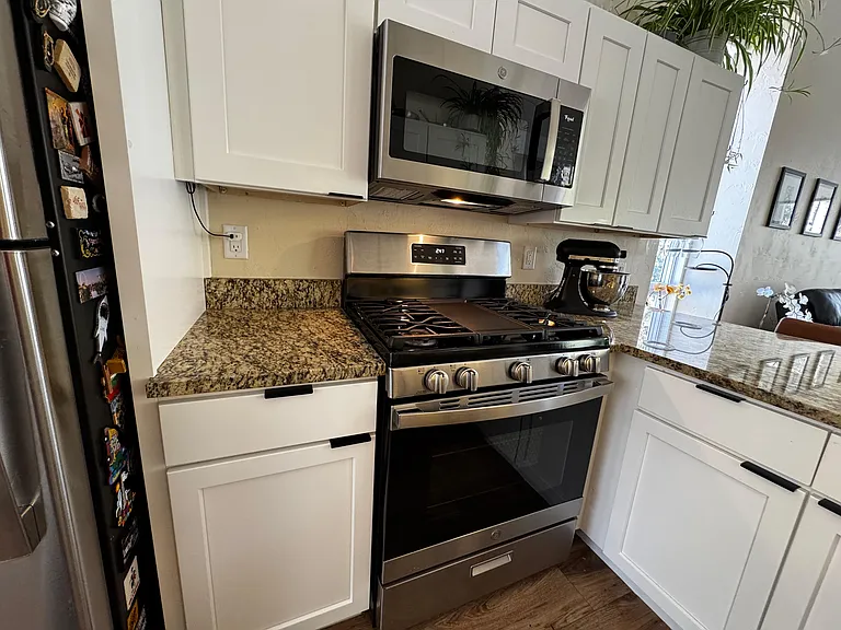 864 Spruce Ct #A — Photo 11