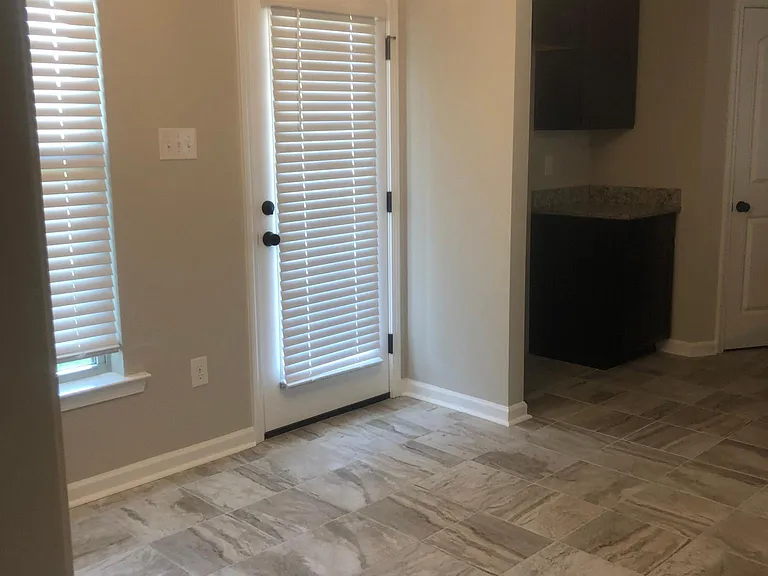 418 Berg Ct — Photo 17