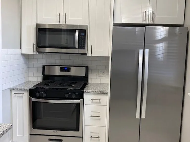 1332 34 W Granville 6206 #10 — Photo 11