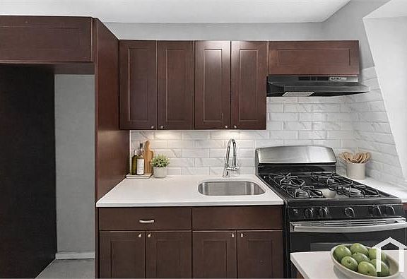 5th image of 185 Roseville Ave #3