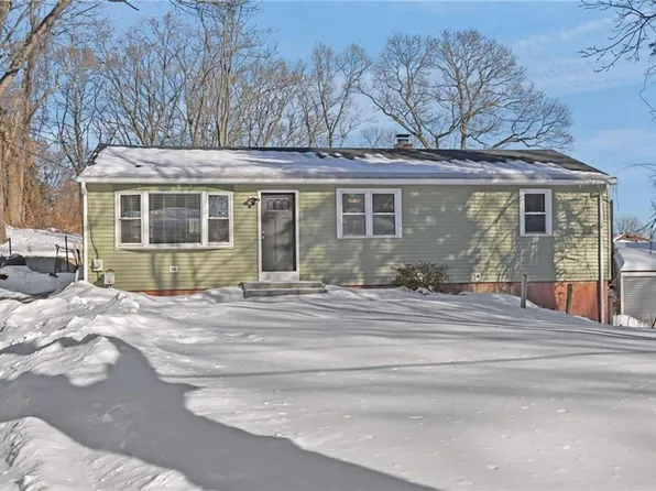 5 Deluca St, Johnston, RI 02919