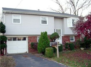 88 Port Reading Ave, Woodbridge, NJ 07095