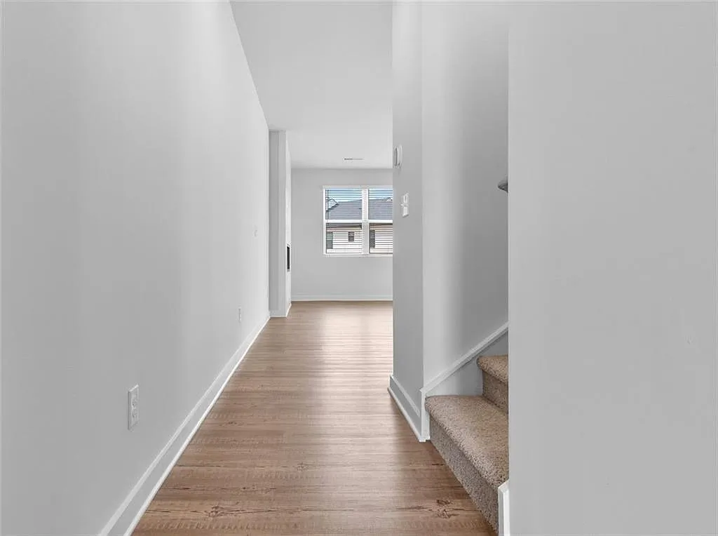 3 bed, 2.5 bath, 1855 sqft, $2,150 — Photo 2
