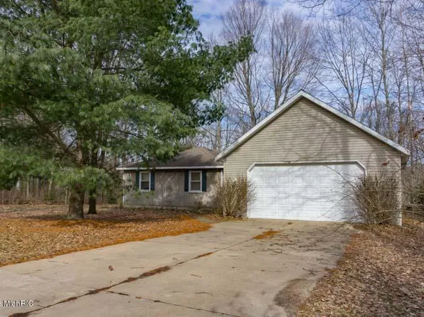 20032 Indian Dr, Paris, MI 49338