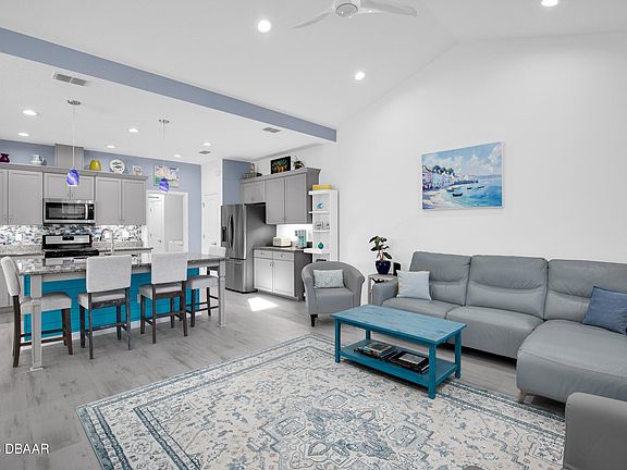 5th image of 533 Margaritaville Ave