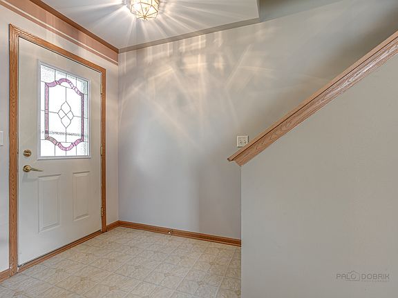 5th image of 1076 Mackenzie Dr