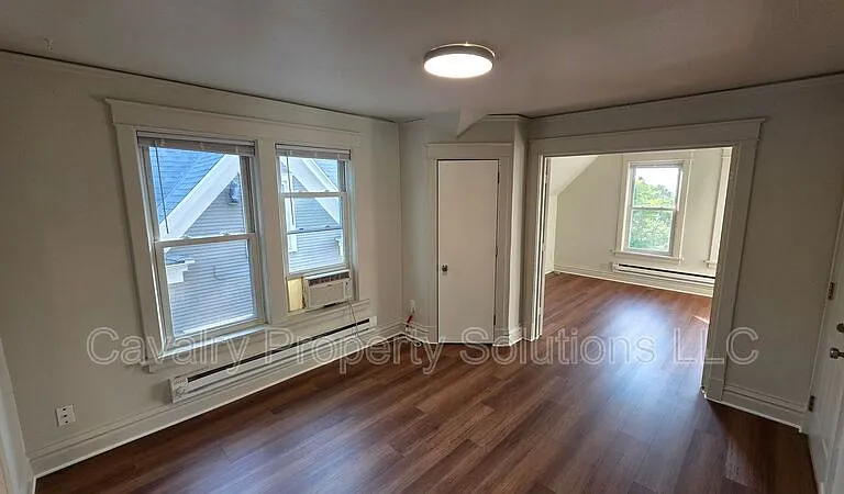 617 E 8th St #2 — Photo 5