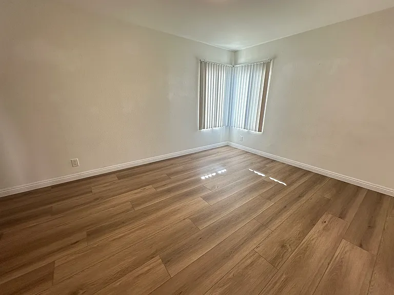 16741 Vanowen St #I — Photo 11